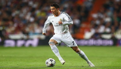 飞人再创历史！XXX打破尘封十年世界纪录，田径界沸腾