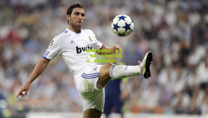 西甲争冠白热化，皇马、巴萨、赫罗纳三强鼎立，谁能笑到最后？