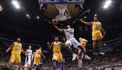 意甲联赛激战正酣，尤文图斯绝杀AC米兰，国际米兰领跑积分榜