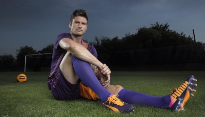 C罗梅开二度助球队逆转胜利，刷新个人进球纪录