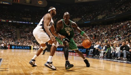 青训瑰宝闪耀！加布里埃尔禁区魔术戏耍防线，红军U18憾负却见未来曙光