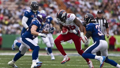 从尼日利亚到宁波，前国青球员强森的榴莲味足球与爱情奇缘